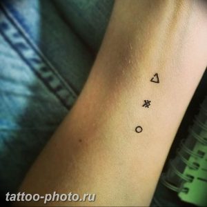 фото тату треугольник с кругом 11.12.2018 №010 - triangle with - tattoo-photo.ru